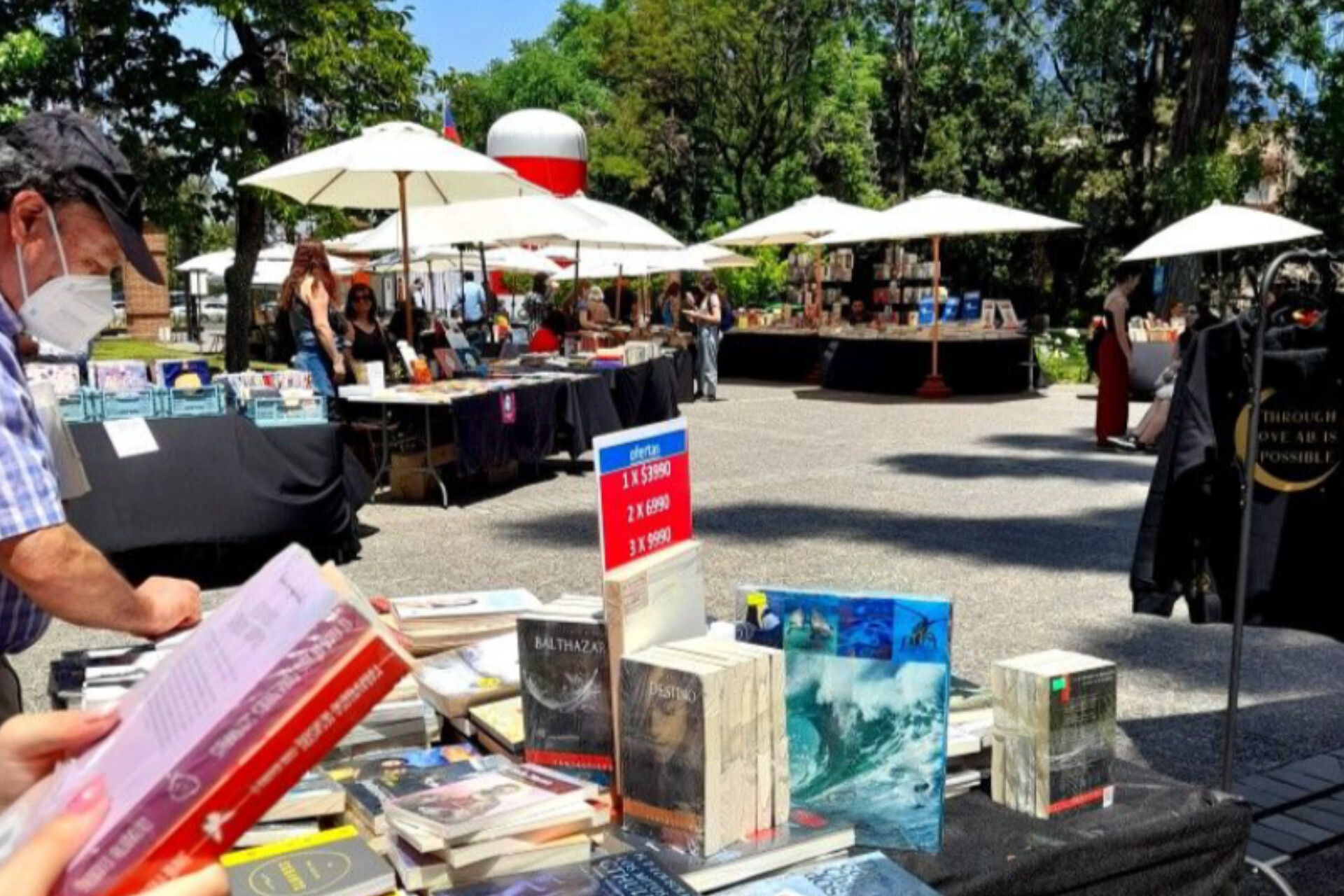 Feria del Libro Max Paredes